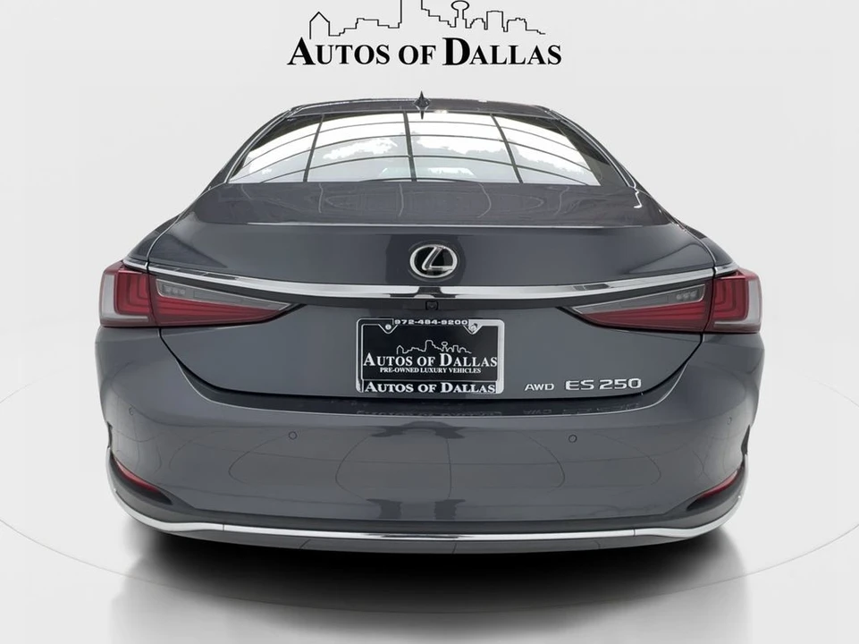 2024 Lexus ES 7th Gen - Image 9 of 31