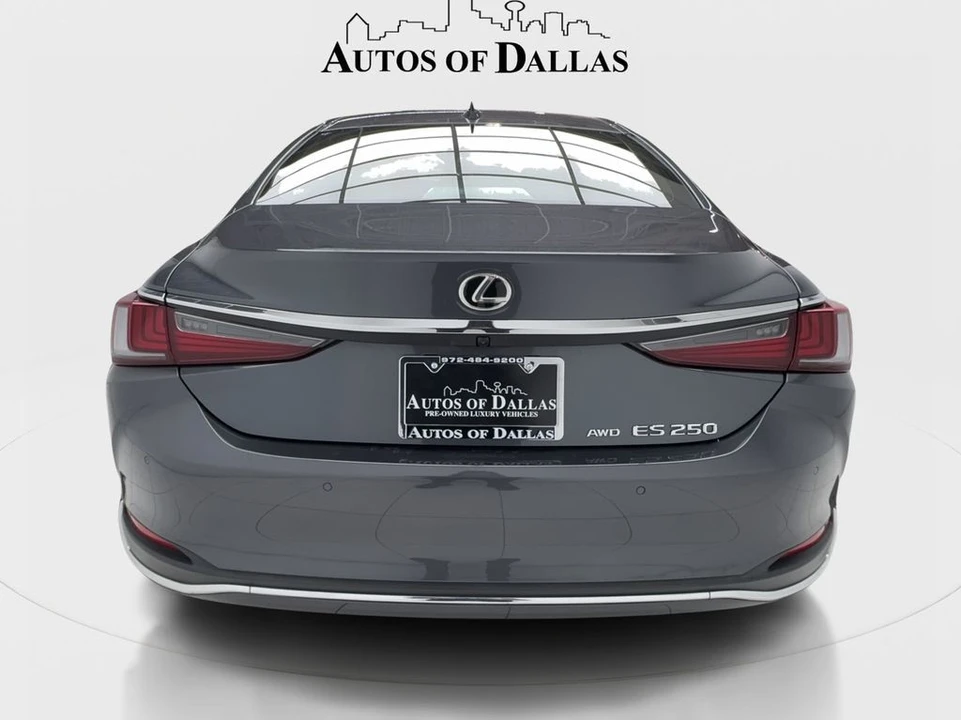 2024 Lexus ES 7th Gen - Image 9 of 31