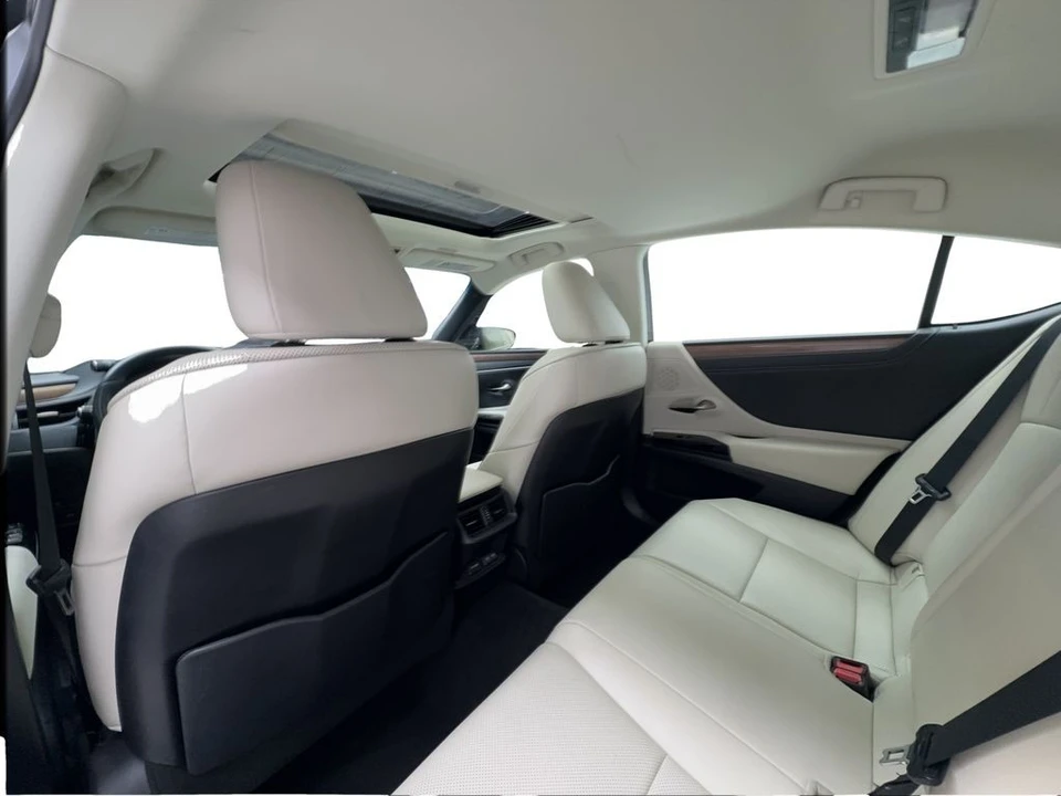 2024 Lexus ES 7th Gen - Image 24 of 31