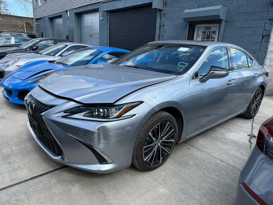 2024 Lexus ES 7th Gen - Image 2 of 18