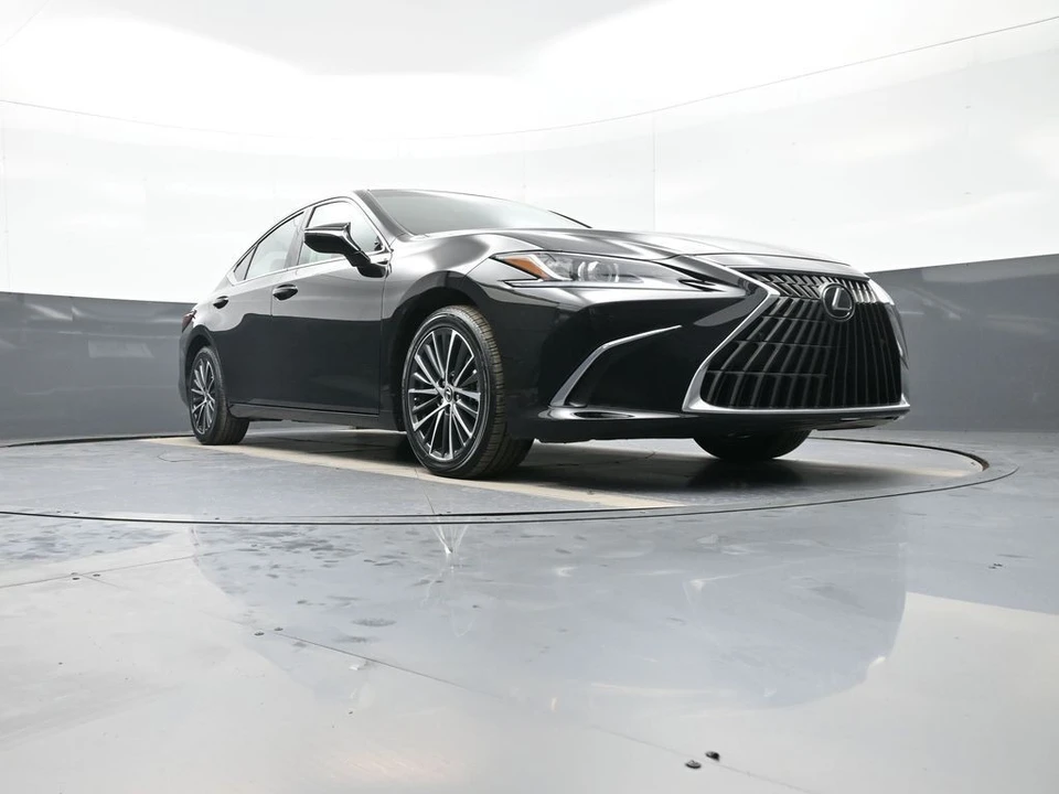 2024 Lexus ES 7th Gen - Image 29 of 31