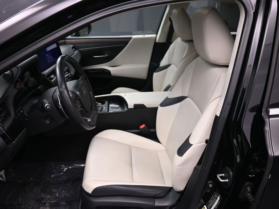 2024 Lexus ES 7th Gen - Image 19 of 31