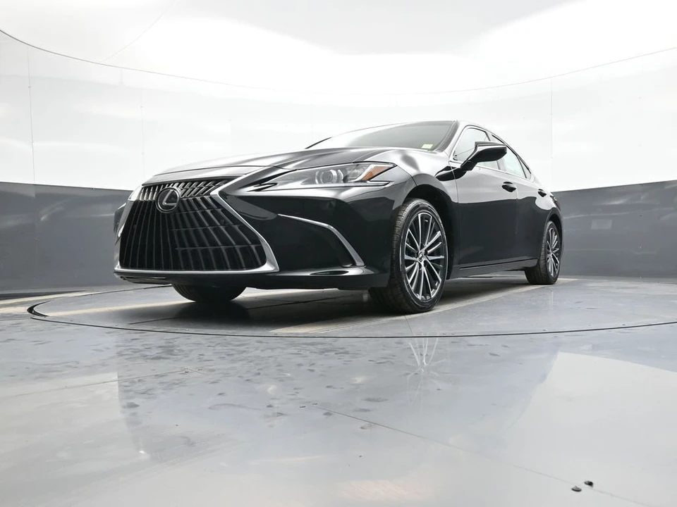 2024 Lexus ES 7th Gen - Image 27 of 31