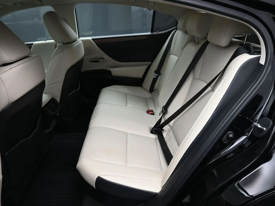 2024 Lexus ES 7th Gen - Image 21 of 21