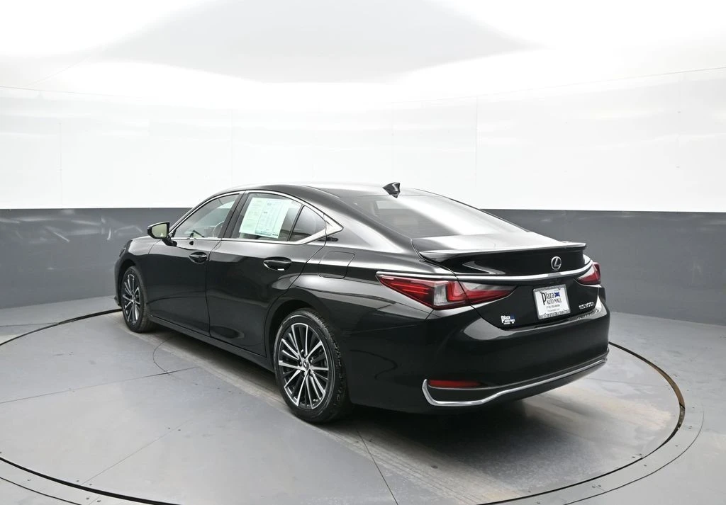 2024 Lexus ES 7th Gen - Image 8 of 31