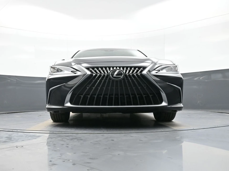 2024 Lexus ES 7th Gen - Image 28 of 31