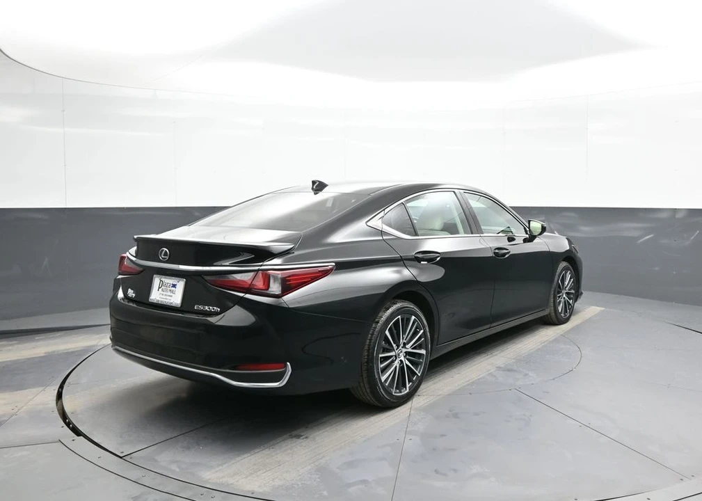 2024 Lexus ES 7th Gen - Image 6 of 21