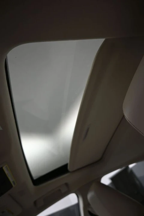 2024 Lexus ES 7th Gen - Image 18 of 21