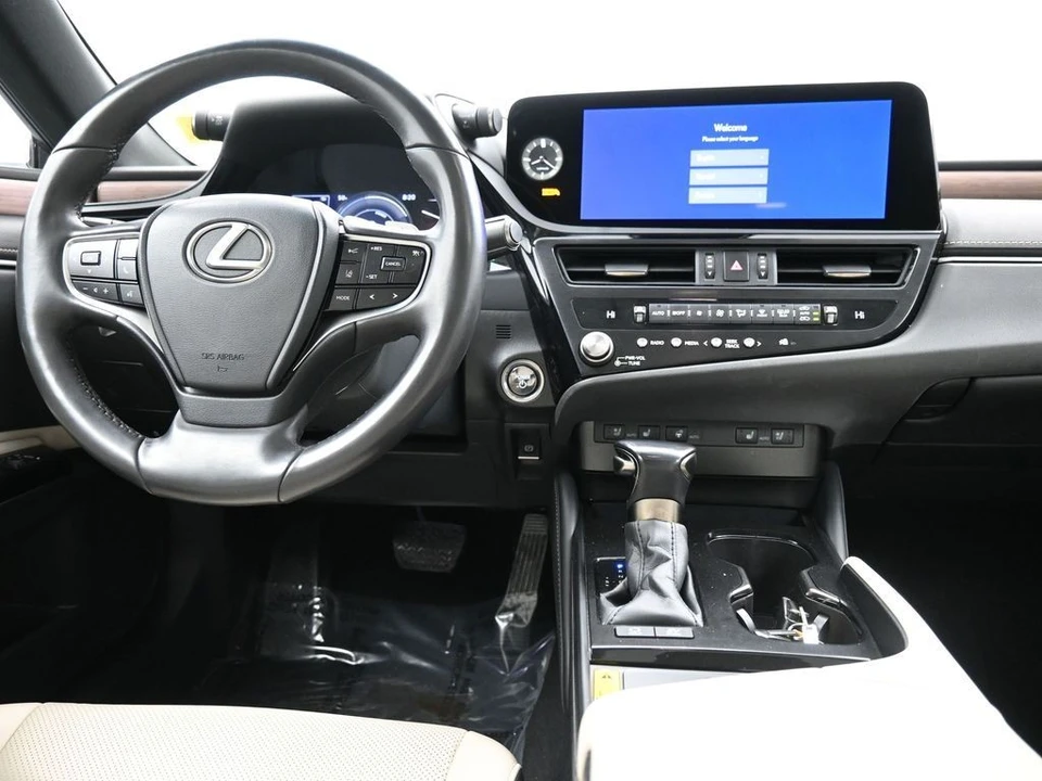 2024 Lexus ES 7th Gen - Image 20 of 21