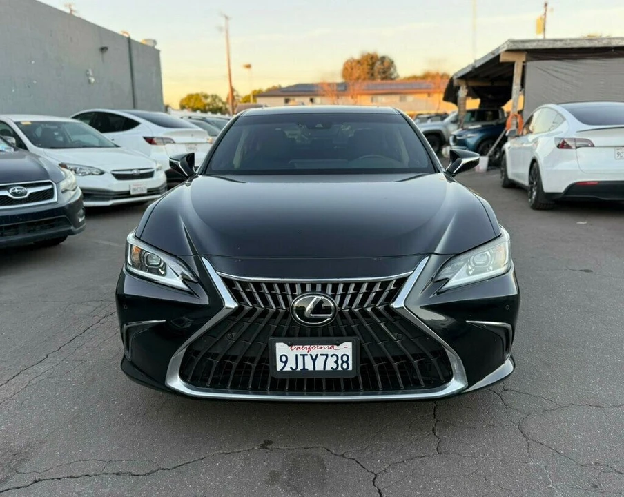 2024 Lexus ES 7th Gen - Image 2 of 21