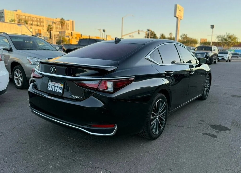 2024 Lexus ES 7th Gen - Image 4 of 21