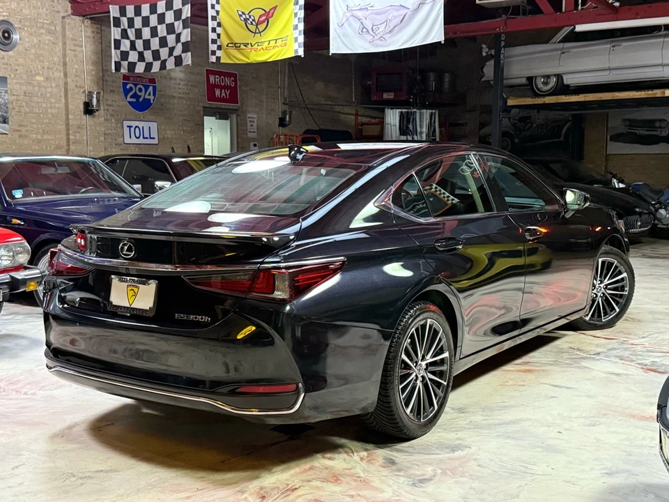 2024 Lexus ES 7th Gen - Image 4 of 21