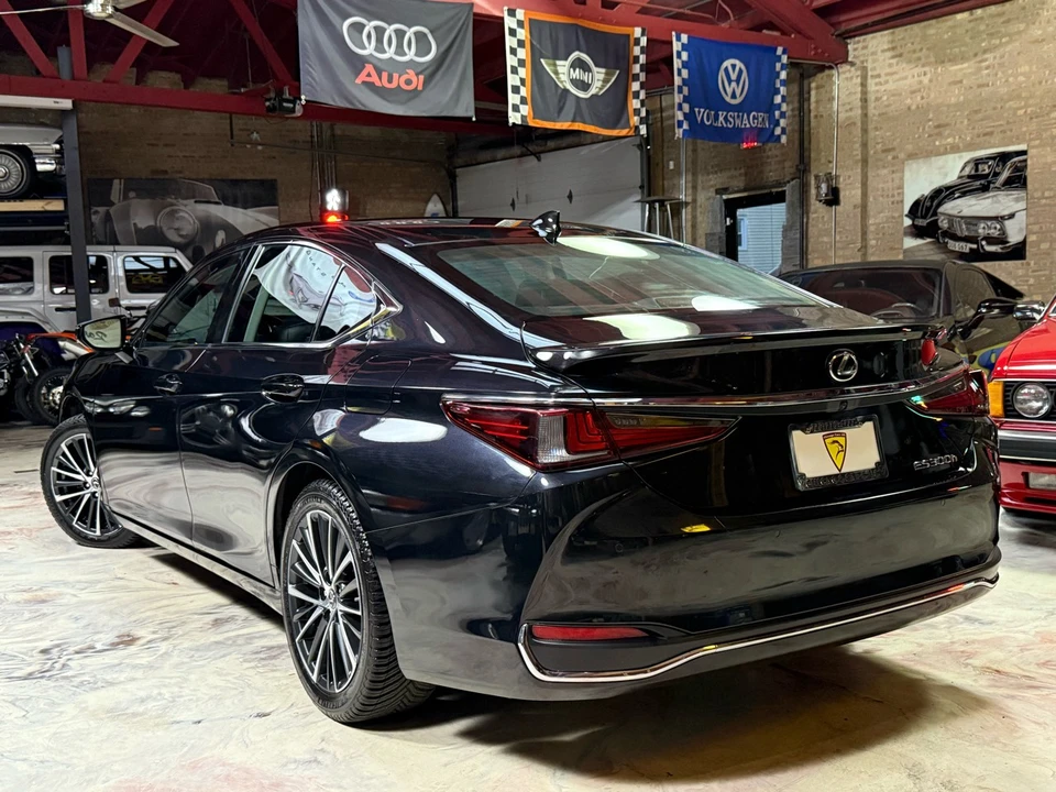 2024 Lexus ES 7th Gen - Image 6 of 21