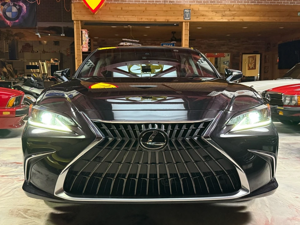 2024 Lexus ES 7th Gen - Image 7 of 21