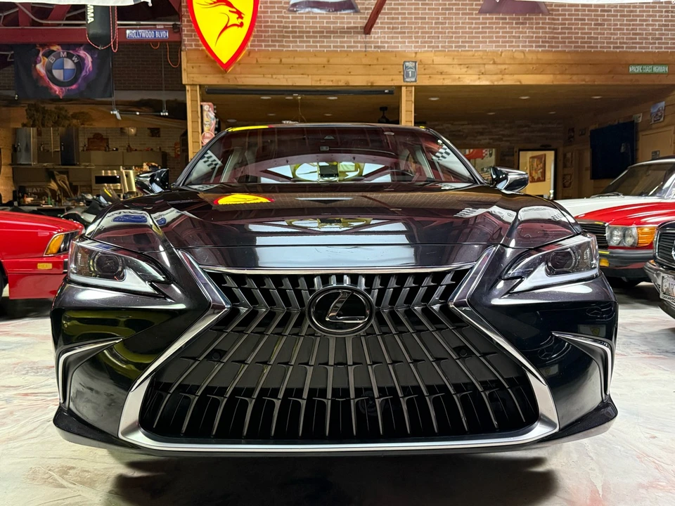 2024 Lexus ES 7th Gen - Image 2 of 21