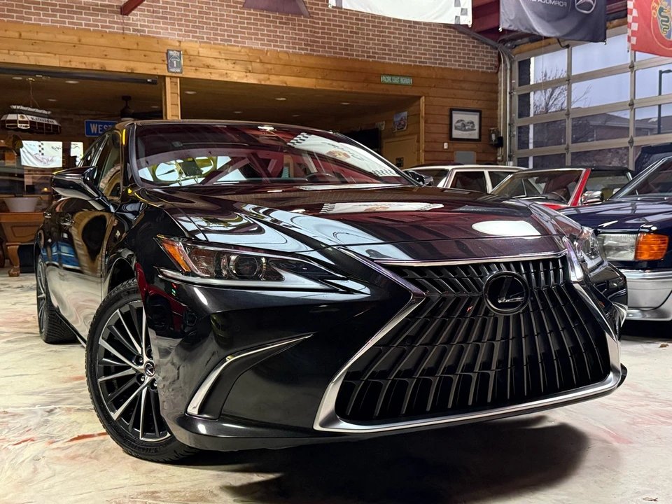 2024 Lexus ES 7th Gen - Image 3 of 21