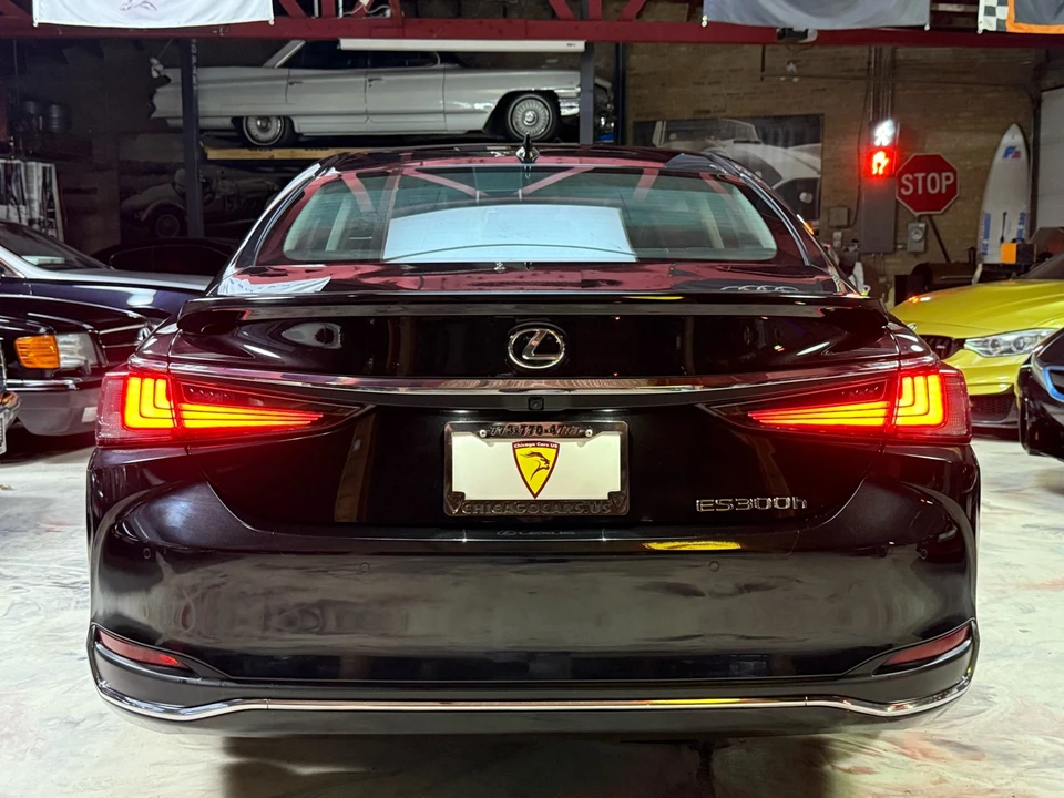 2024 Lexus ES 7th Gen - Image 8 of 21