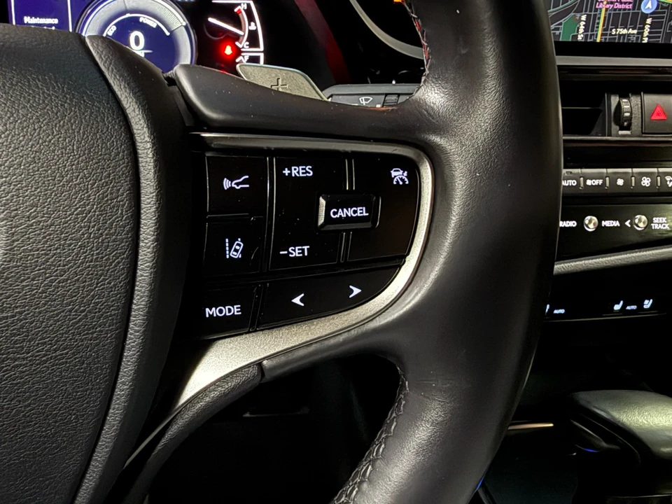 2024 Lexus ES 7th Gen - Image 14 of 21