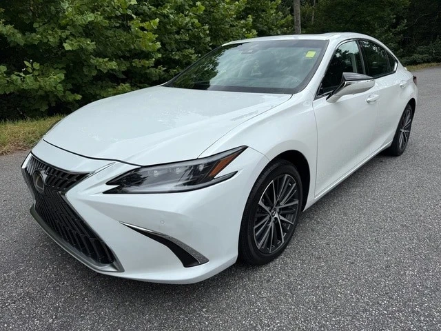 2024 Lexus ES 7th Gen - Image 2 of 12