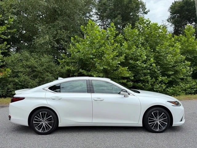 2024 Lexus ES 7th Gen - Image 5 of 12