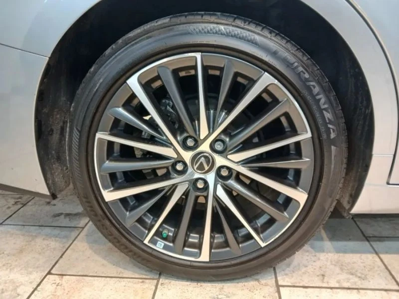 2024 Lexus ES 7th Gen - Image 6 of 12