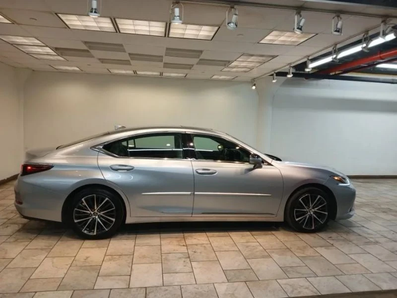 2024 Lexus ES 7th Gen - Image 2 of 12