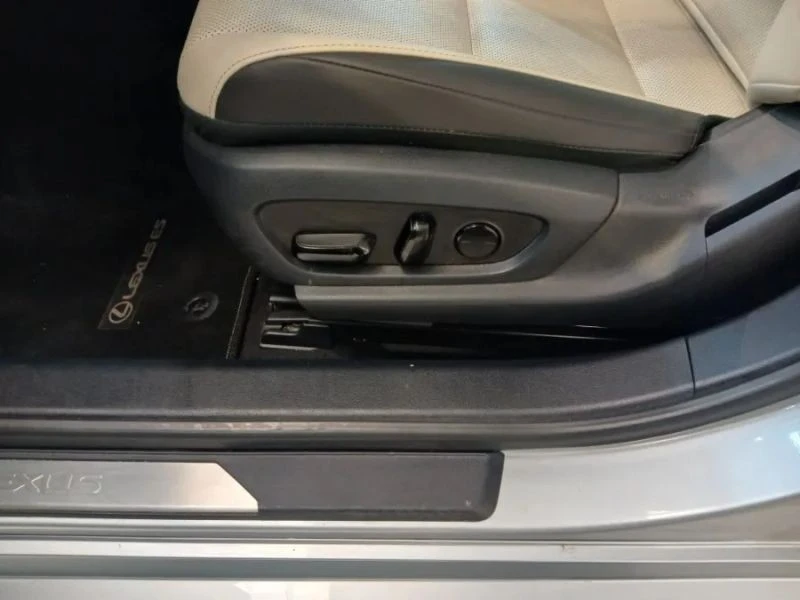2024 Lexus ES 7th Gen - Image 11 of 12