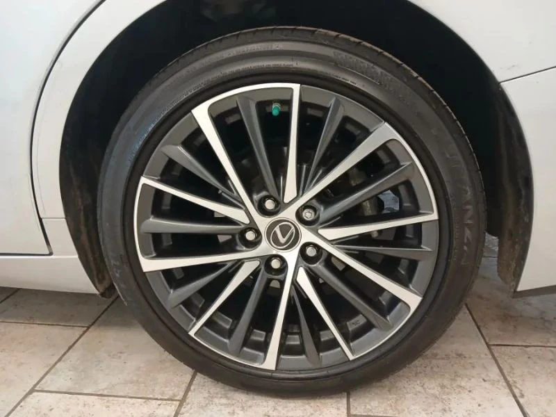 2024 Lexus ES 7th Gen - Image 7 of 12