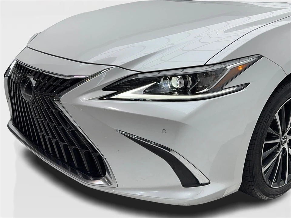 2024 Lexus ES 7th Gen - Image 5 of 12