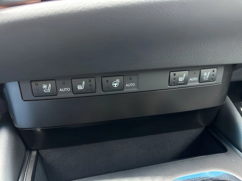 2024 Lexus ES 7th Gen - Image 21 of 21