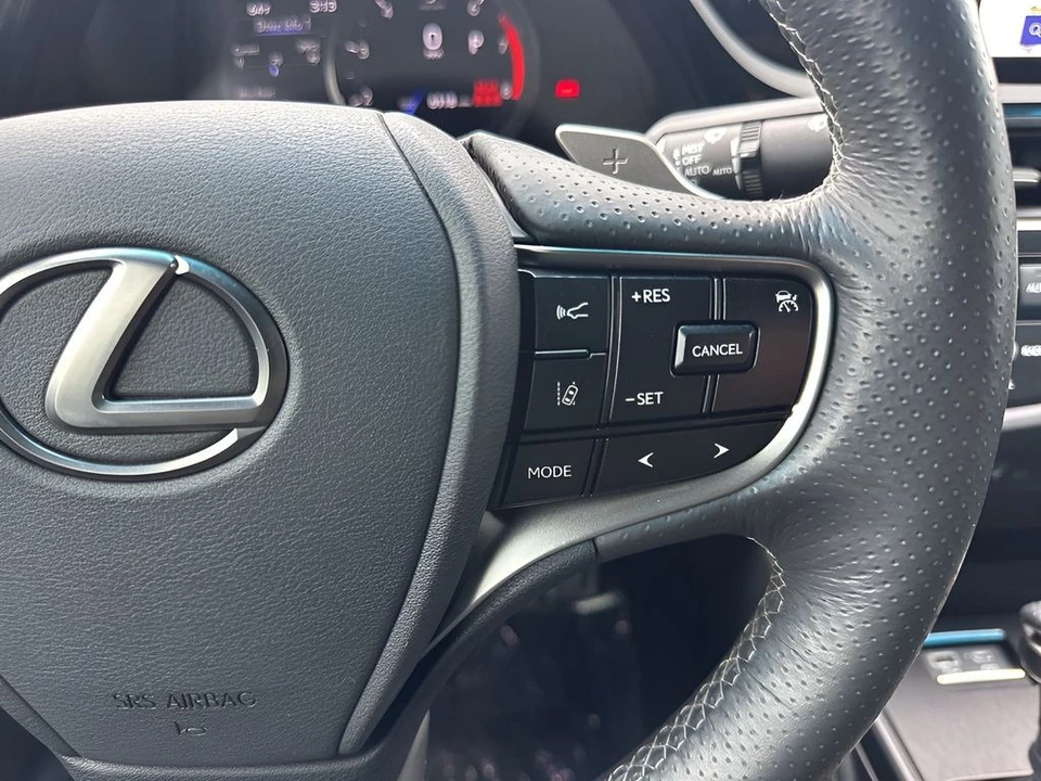 2024 Lexus ES 7th Gen - Image 17 of 21