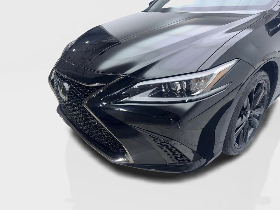 2024 Lexus ES 7th Gen - Image 16 of 21