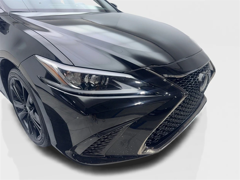2024 Lexus ES 7th Gen - Image 17 of 21