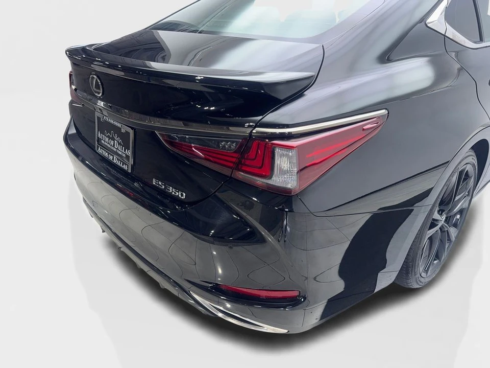 2024 Lexus ES 7th Gen - Image 18 of 21