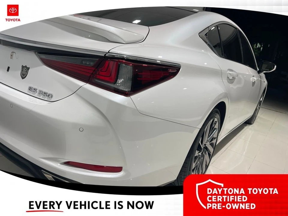 2024 Lexus ES 7th Gen - Image 9 of 12