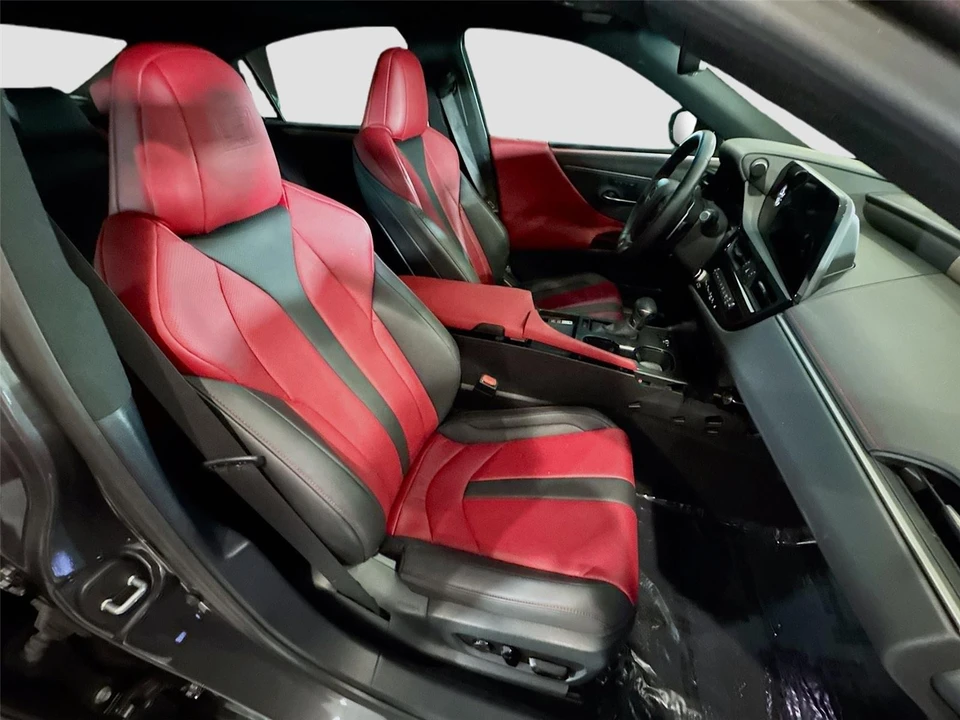 2024 Lexus ES 7th Gen - Image 10 of 11
