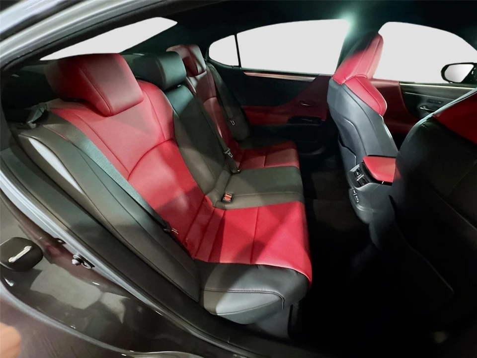 2024 Lexus ES 7th Gen - Image 9 of 11