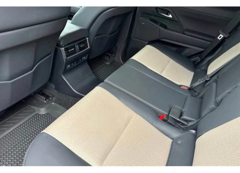 2024 Lexus GX 3rd Gen - Image 6 of 10