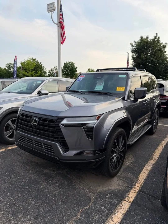 2024 Lexus GX 3rd Gen - Image 2 of 5