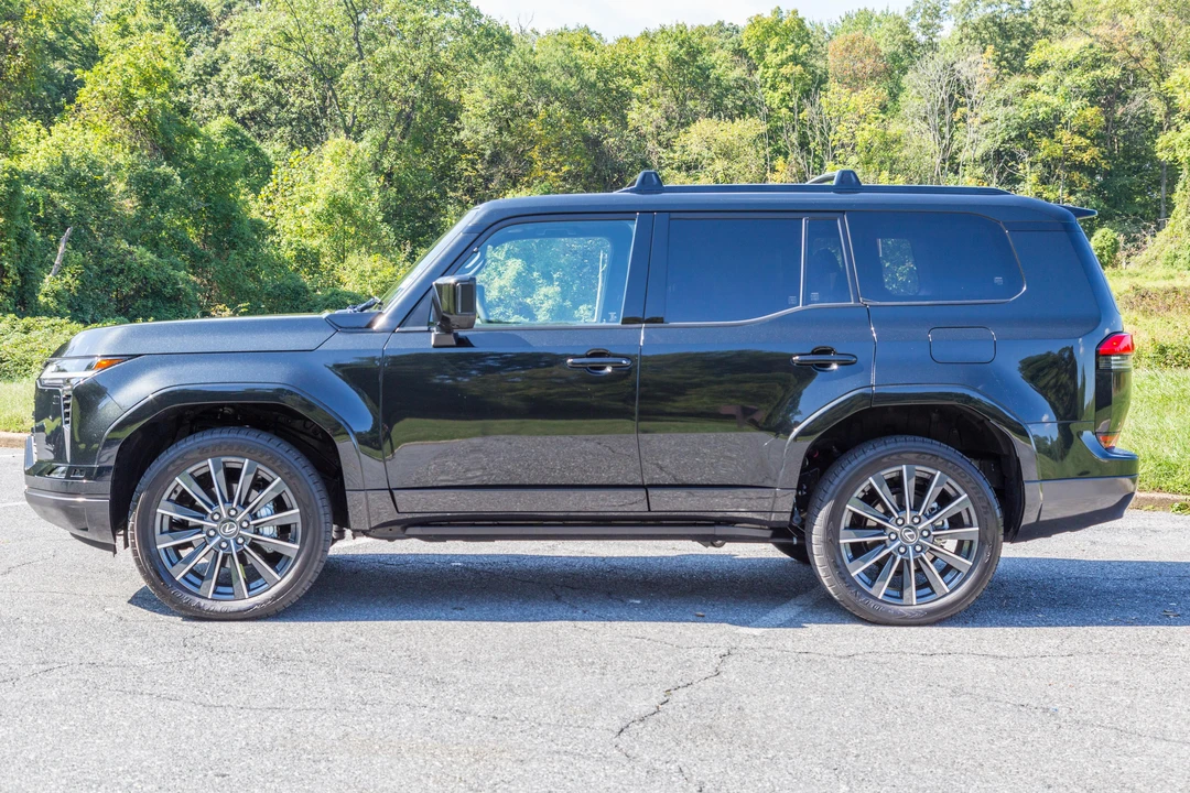 2024 Lexus GX 3rd Gen - Image 12 of 31