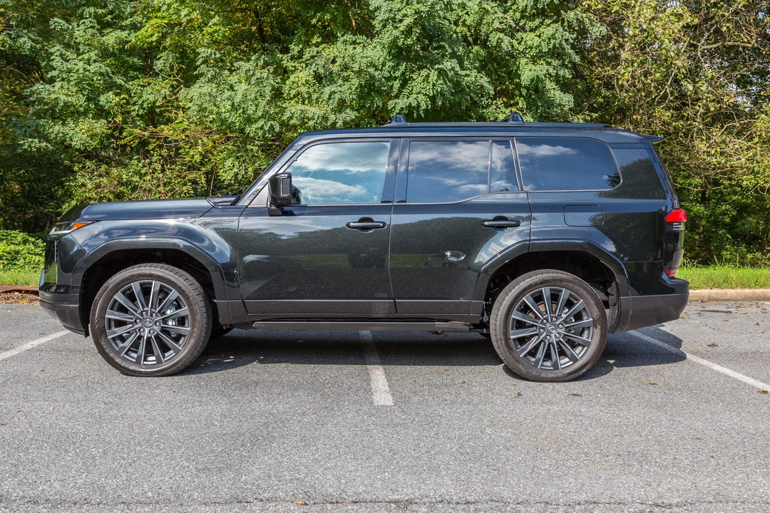 2024 Lexus GX 3rd Gen - Image 11 of 31