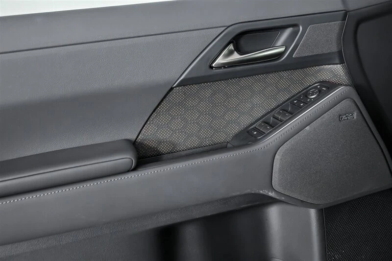2024 Lexus GX 3rd Gen - Image 18 of 21
