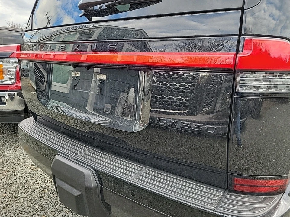 2024 Lexus GX 3rd Gen - Image 8 of 12