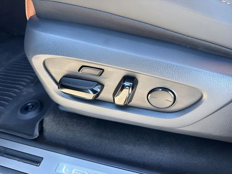 2024 Lexus GX 3rd Gen - Image 10 of 12