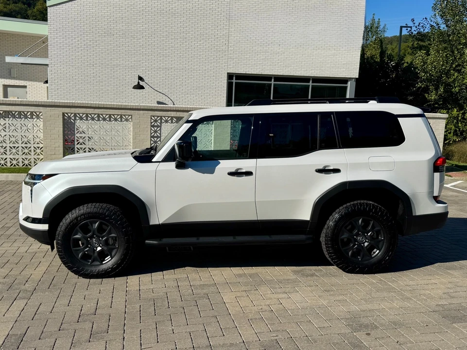 2024 Lexus GX 3rd Gen - Image 8 of 12