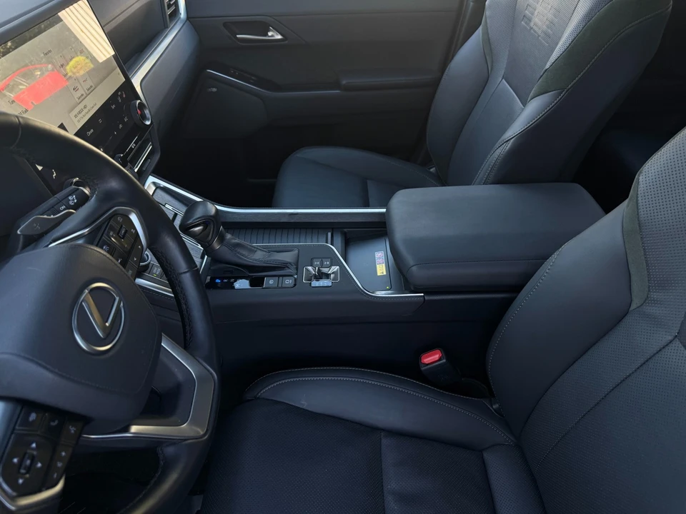 2024 Lexus GX 3rd Gen - Image 12 of 21