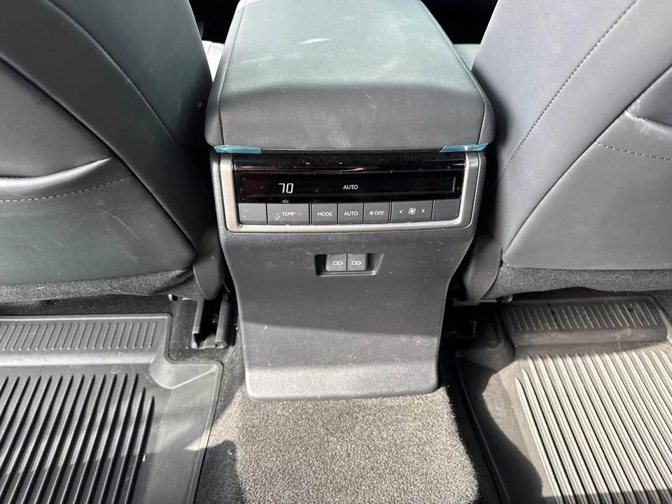 2024 Lexus GX 3rd Gen - Image 15 of 17