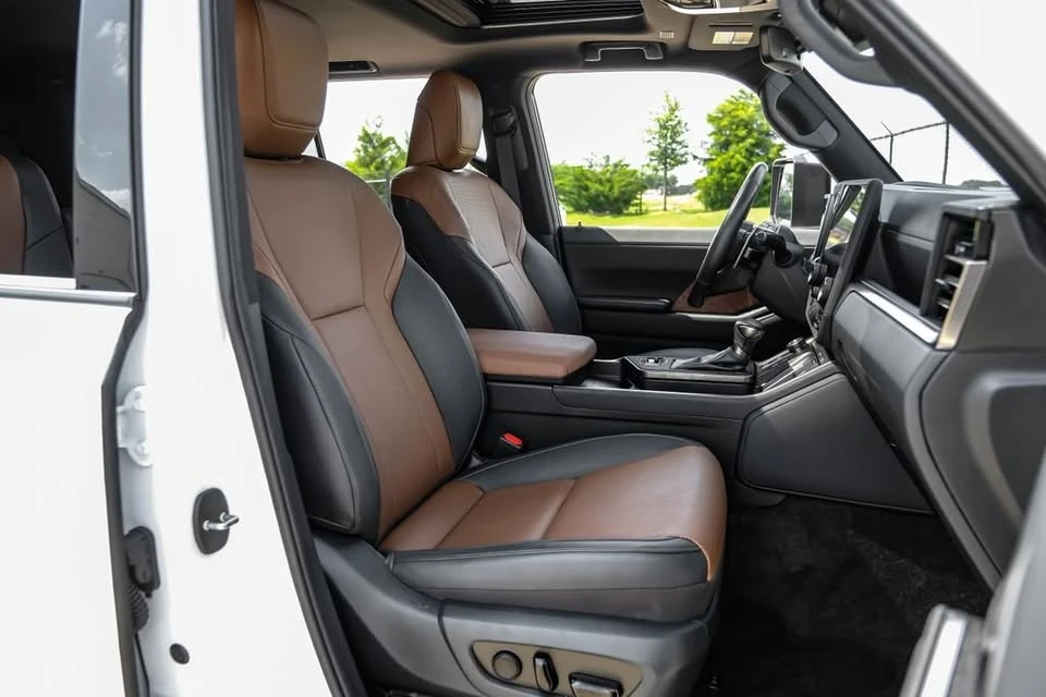 2024 Lexus GX 3rd Gen - Image 17 of 18