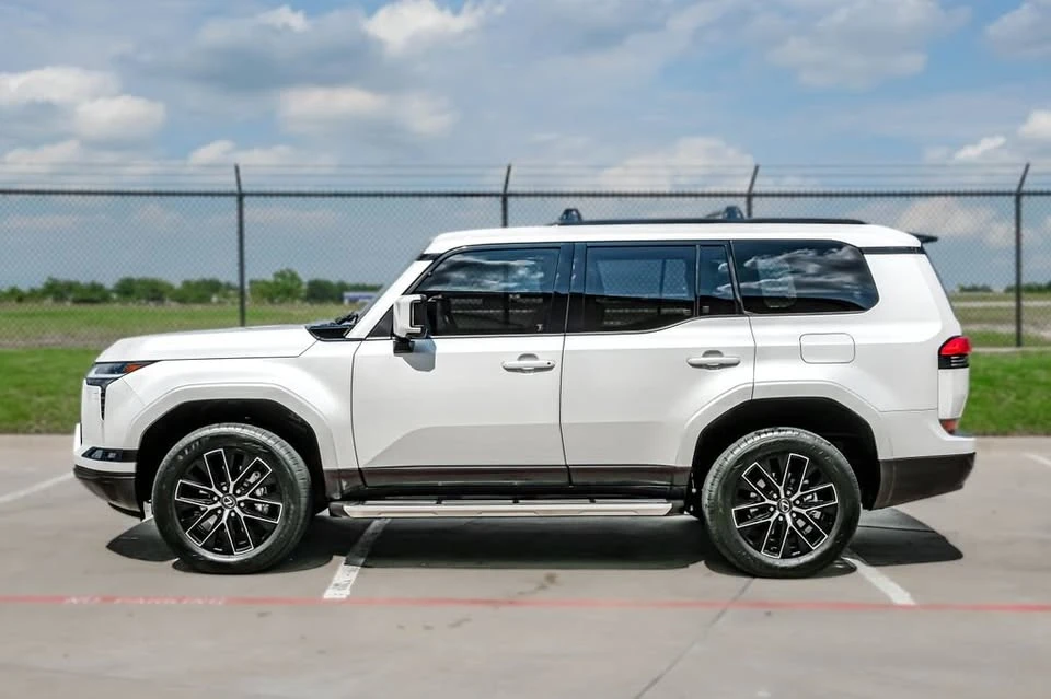 2024 Lexus GX 3rd Gen - Image 4 of 18