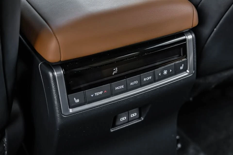 2024 Lexus GX 3rd Gen - Image 14 of 18